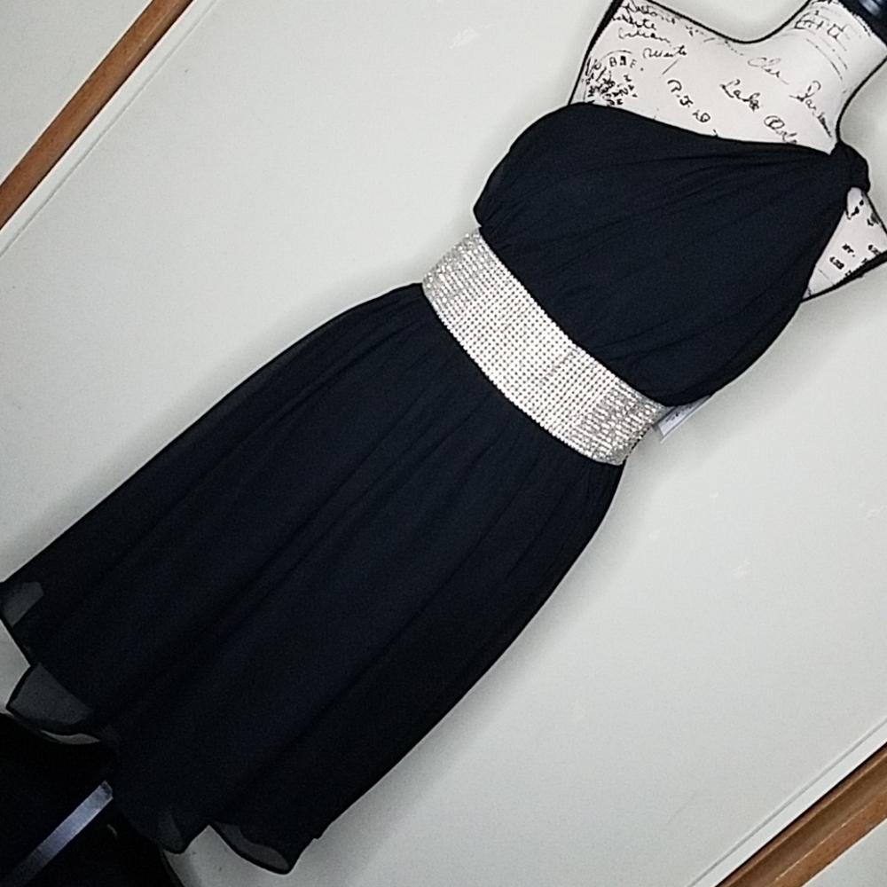 Beige by ECI size 8 black cocktail gown